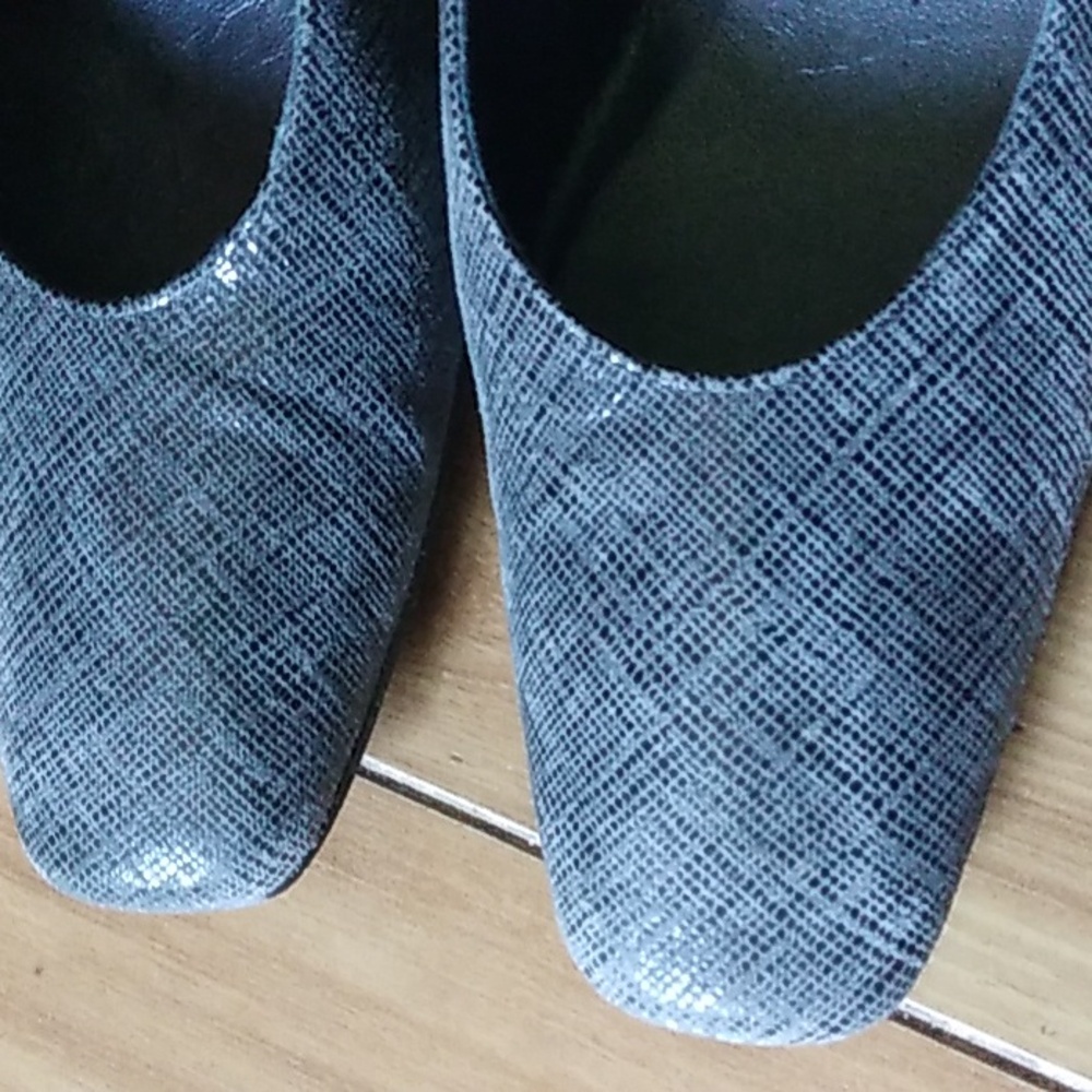 Stuart Weitzman heels#block - Picture 2 of 7